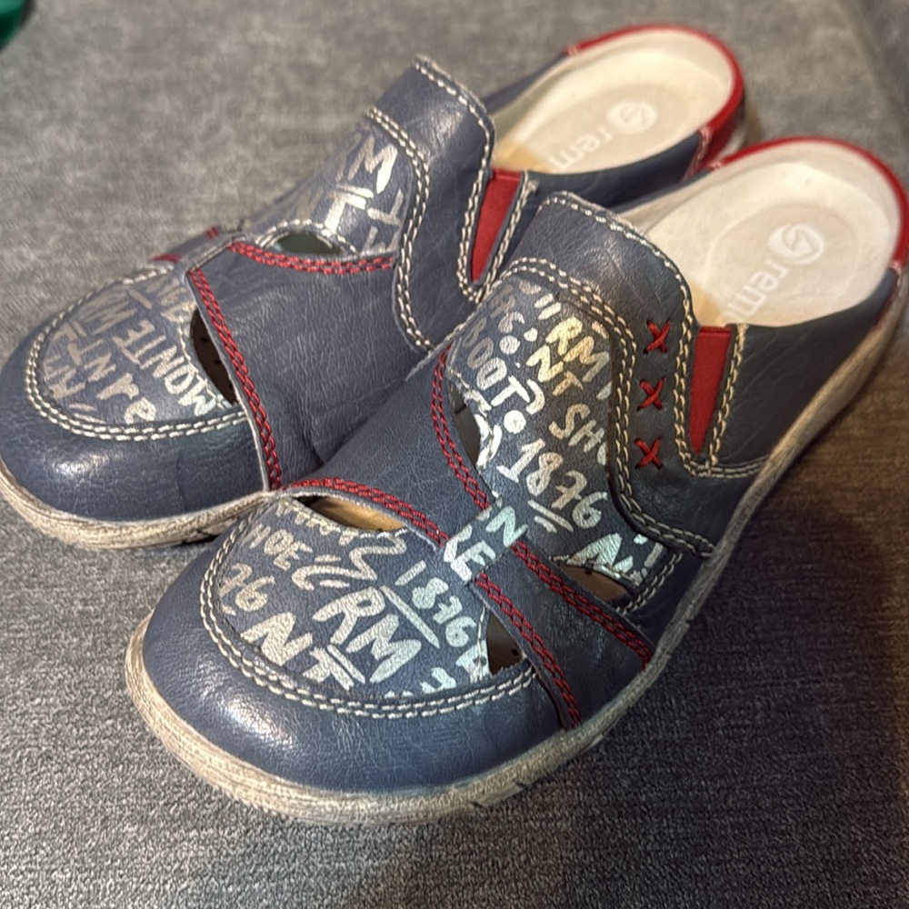 Remonte soft slip on